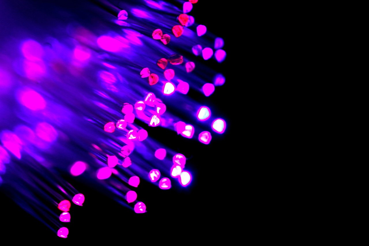 fiberoptics-1178497-1279x852